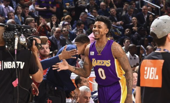 与中卫硬碰 与中卫硬碰